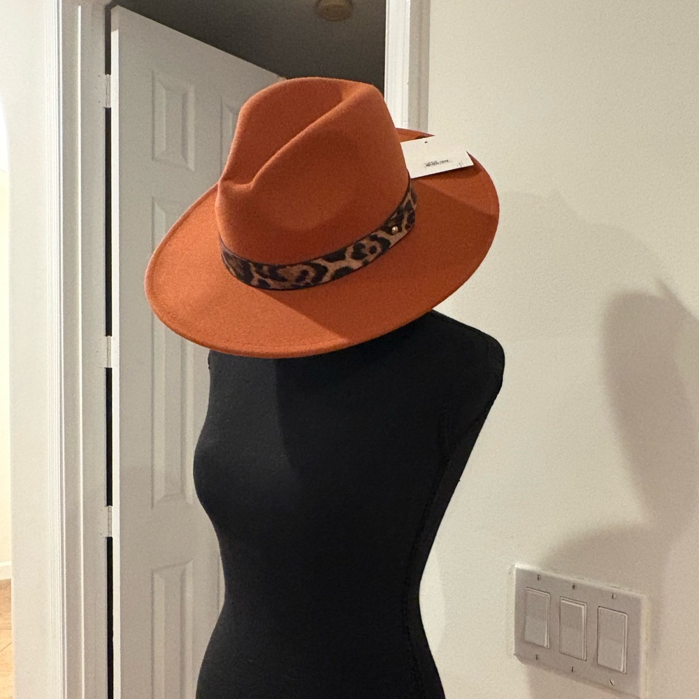 Accent Rust Orange Felt Fedora Leopard Band – NWT